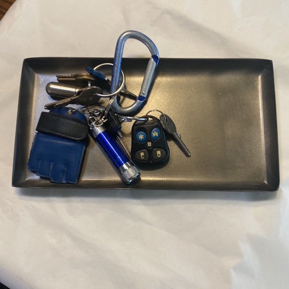 NWT All Purpose Metal Tray, Catch All Tray, 91/2”x5”x3/4” Lots of Uses - Picture 3 of 8